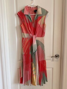 Maison Tara Pleated Midi Dress Size 8 Belted Geometric Print Sleeveless Collared